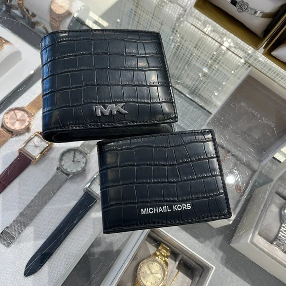 Michael Kors Rivington Billfold Wallet With Passcase 36F4LRVF2U - Picture 3 of 9